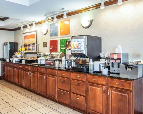 Comfort Inn & Suites Carneys Point