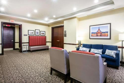 Comfort Suites at Woodbridge in Avenel, USA