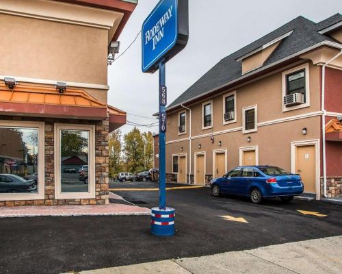 Rodeway Inn in Belleville, USA