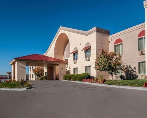 Quality Inn & Suites Farmington