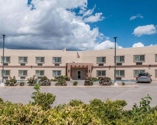 Econo Lodge Inn & Suites Santa Fe