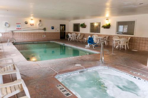 Quality Suites Albuquerque - image 9