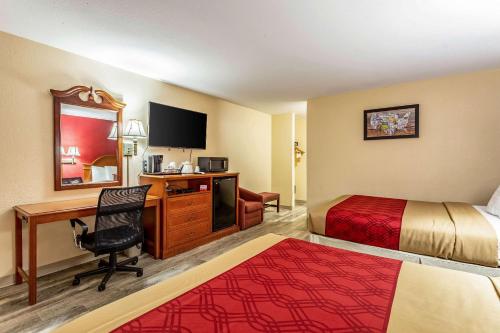 Econo Lodge Inn & Suites Santa Rosa