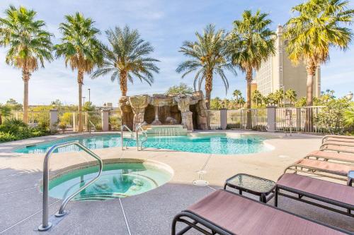 Comfort Inn & Suites Henderson - Las Vegas