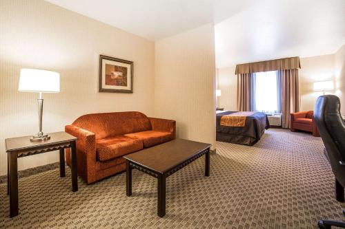 Comfort Inn & Suites Henderson - Las Vegas