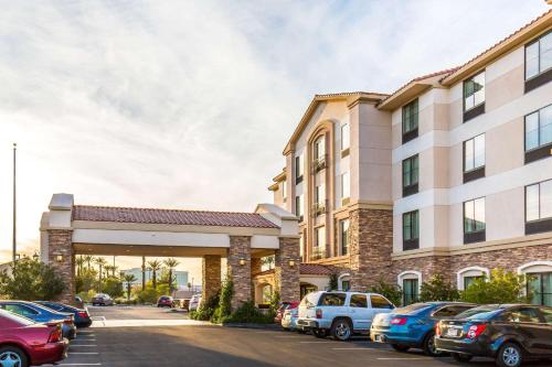 Comfort Inn & Suites Henderson - Las Vegas