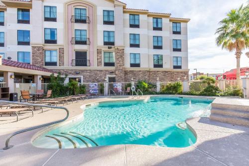 Comfort Inn & Suites Henderson - Las Vegas