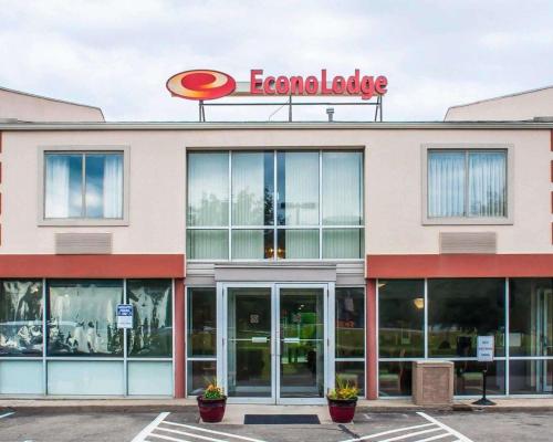 Econo Lodge Elmira-Corning - Accommodation - Elmira