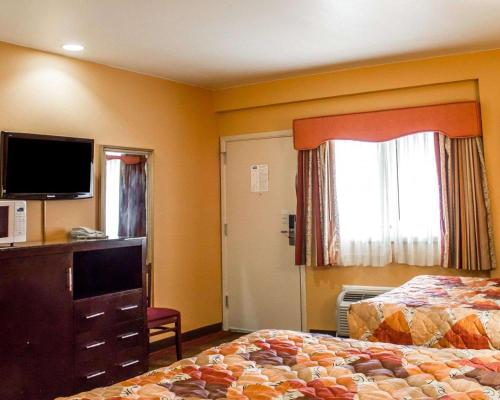 Rodeway Inn MacArthur Airport in Ronkonkoma, USA