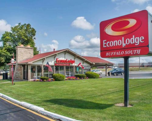 Econo Lodge Buffalo South - Accommodation - Blasdell