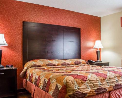 ロードウェイ イン マッカーサーエアポート