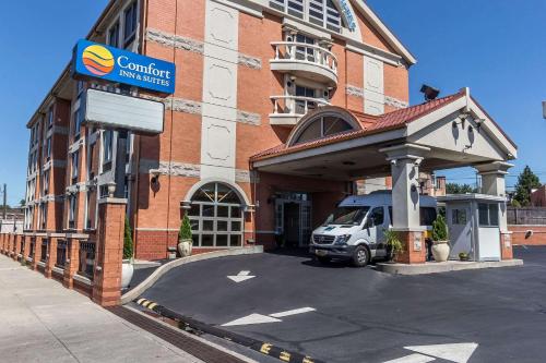 Comfort Inn & Suites LaGuardia Airport in Queens, USA