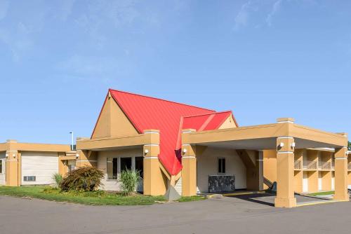 Econo Lodge Inn&Suites Binghamton - Hotel