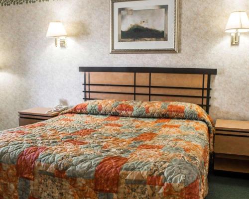 Econo Lodge Colonie Center Mall - image 7