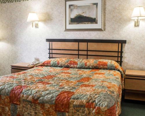 Econo Lodge Inn & Suites Colonie Center Mall