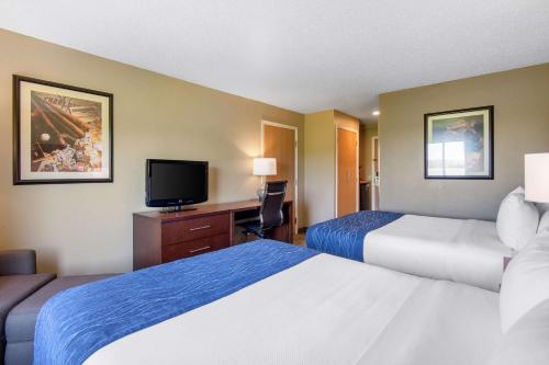 Queen Room with Two Queen Beds - Non-Smoking