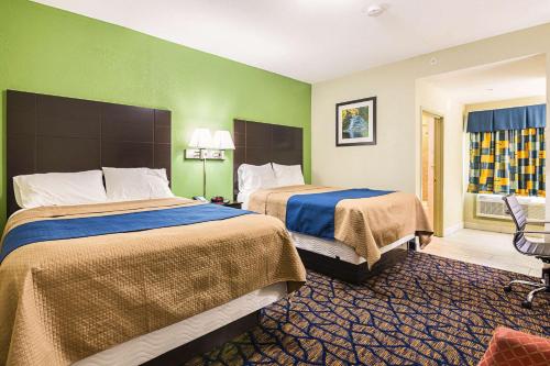 Rodeway Inn & Suites