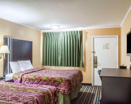 Amherst Inn & Suites