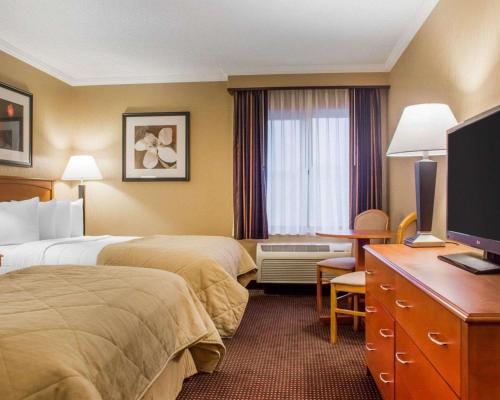 2 queen beds