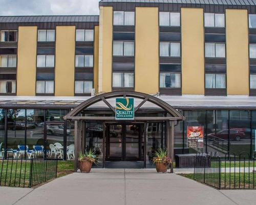 Quality Hotel & Suites At The Falls