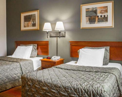 Rodeway Inn Huntington Station - Melville - image 2