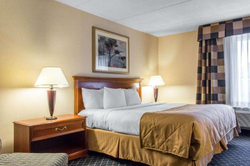 Clarion Hotel and Conference Center - image 4