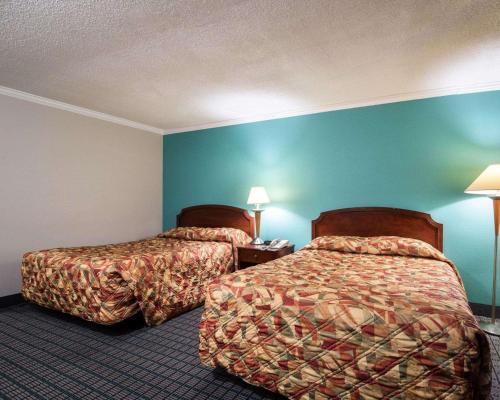 Rodeway Inn in East Syracuse, USA