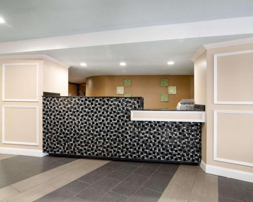 Rodeway Inn in East Syracuse, USA