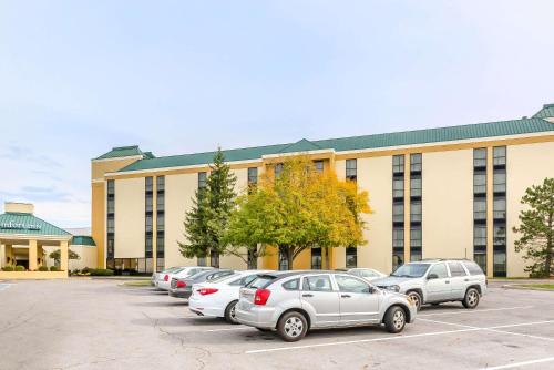 Comfort Inn & Suites Piqua-Near Troy-I75