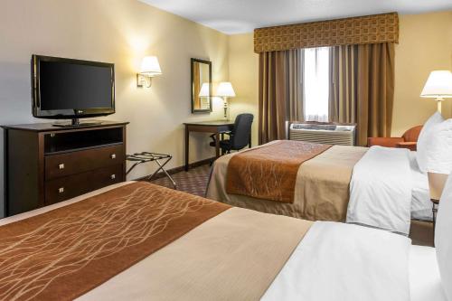 Queen Room with Two Queen Beds - Non-Smoking