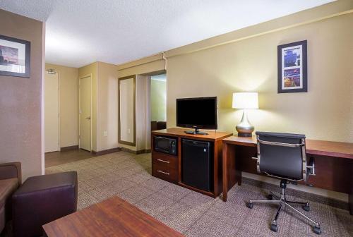 Queen Suite