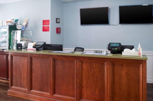 Econo Lodge Inn & Suites South in Sandusky, USA