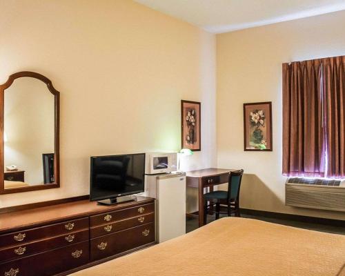 Quality Inn & Suites Bellville - Mansfield