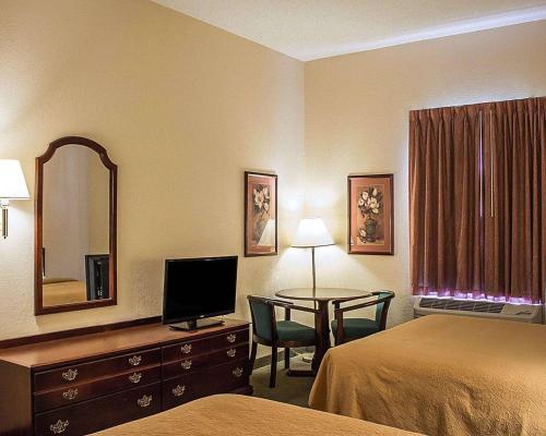 Quality Inn & Suites Bellville - Mansfield