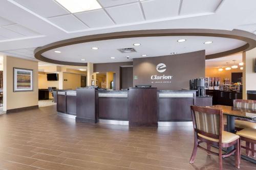 Clarion Hotel Beachwood-Cleveland