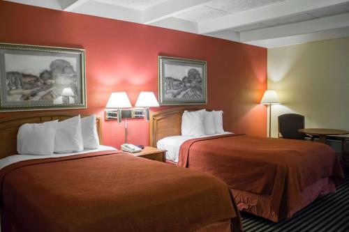 Econo Lodge Wickliffe - Cleveland East - image 2