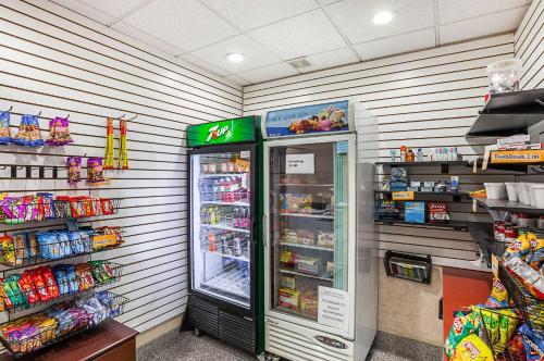 Quality Inn & Suites Cincinnati Downtown - image 10