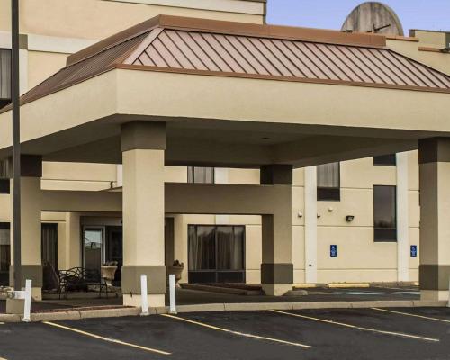 Quality Inn - Hotel - Akron