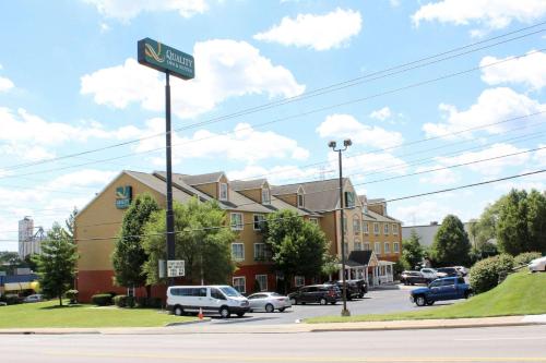 Quality Inn & Suites Cincinnati Sharonville - image 2