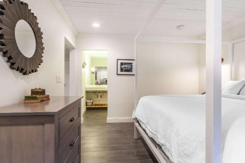 Aurora Inn Hotel and Event Center Ascend Hotel Collection - image 8
