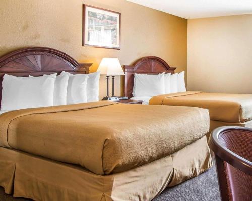 Queen Room with Two Queen Beds - Non-Smoking