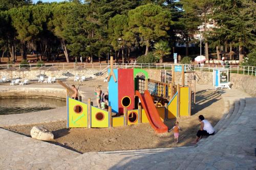 Apartments with a parking space Mugeba Porec - 15759 - image 7