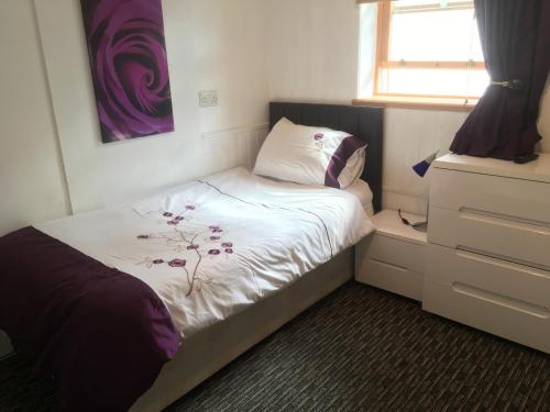 The Folly Hotel - image 5