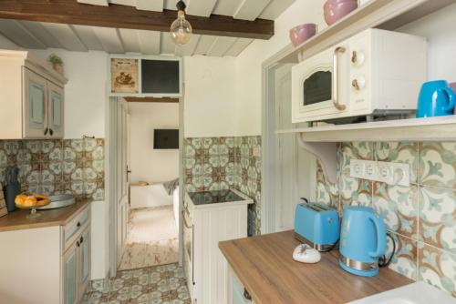 Lovely Cottage Home - image 3
