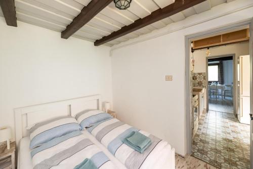 Lovely Cottage Home - image 11