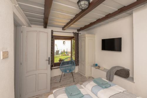 Lovely Cottage Home - image 2
