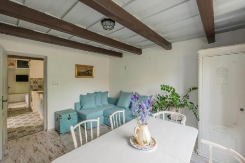 Lovely Cottage Home - image 9