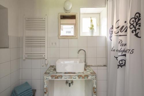 Lovely Cottage Home - image 4