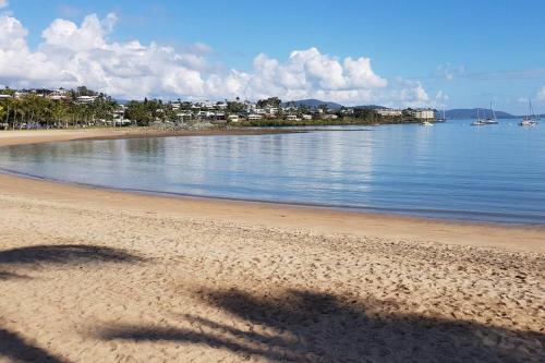 AIRLIE BEACH Delight. Hop, skip jump to everything