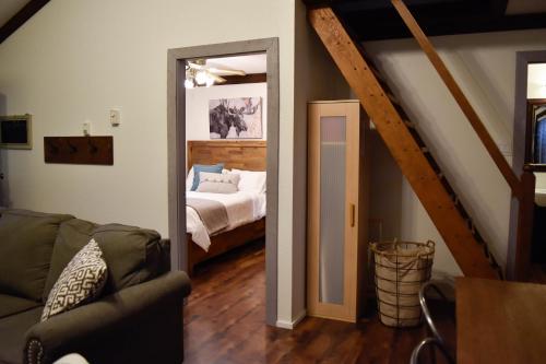 Bramblebank Cottages Harrison Hot Springs Bc Ab 156